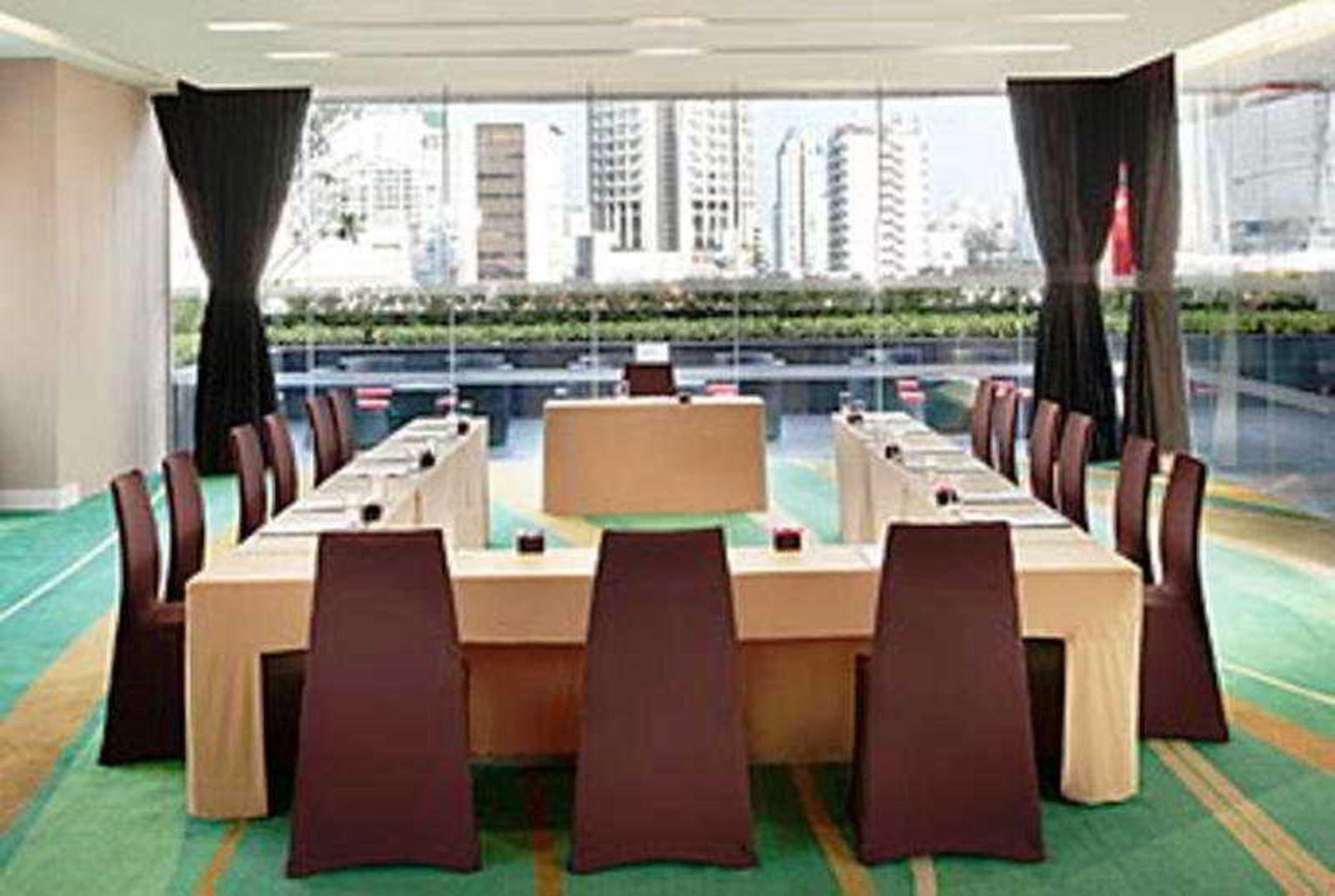 Four Points By Sheraton Bangkok, Sukhumvit 15 Banguecoque Exterior foto